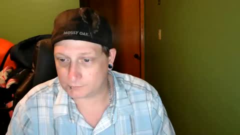 edwardaims_2please online show from 06-08-26, 02:34