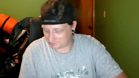 edwardaims_2please online show from 06-11-26, 02:33