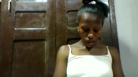 Snapshot of edwige770943 chatting on 04-25-26, 04:26 edwige770943 online show from 04-25-26, 04:26