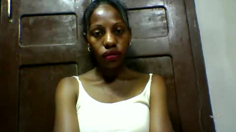 Snapshot of edwige770943 chatting on 05-10-26, 04:17 edwige770943 online show from 05-10-26, 04:17