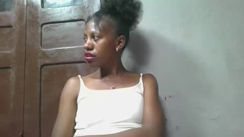 Snapshot of edwige770943 chatting on 05-18-26, 04:13 edwige770943 online show from 05-18-26, 04:13
