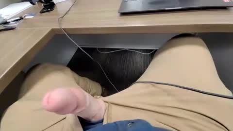 Snapshot of edyja chatting on 01-28-25, 01:05 Eddya online show from 01-28-25, 01:05