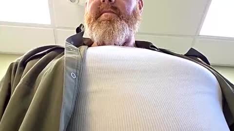 Snapshot of edyja chatting on 10-28-25, 02:09 Eddya online show from 10-28-25, 02:09