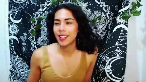 Snapshot of eeros_ellis chatting on 01-21-25, 09:36 Catalina online show from 01-21-25, 09:36