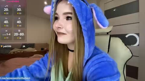 Snapshot of eestipixies chatting on 06-20-26, 07:22 Lili online show from 06-20-26, 07:22