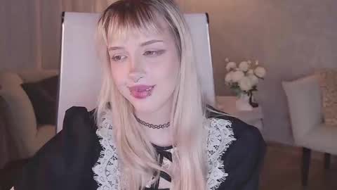Snapshot of eevamarie chatting on 03-24-26, 06:57 EVA NON NUDE online show from 03-24-26, 06:57