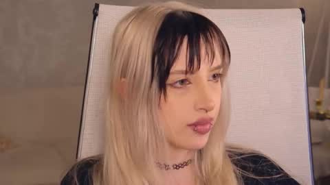 EVA NON NUDE online show from 06-01-26, 04:09