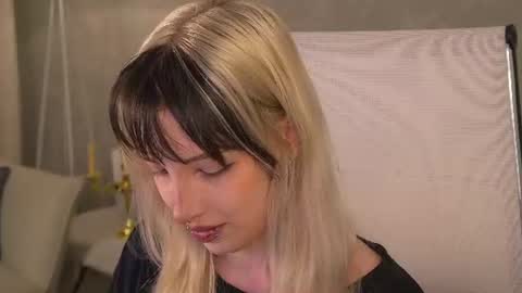 EVA NON NUDE online show from 06-12-26, 04:50