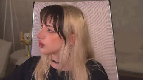 EVA NON NUDE online show from 06-14-26, 04:09