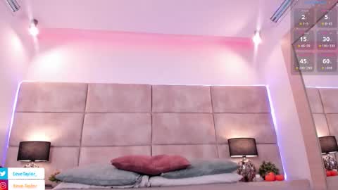 Eevee online show from 10-22-25, 03:18