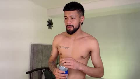 eevil_boys_77 online show from 10-21-25, 01:01