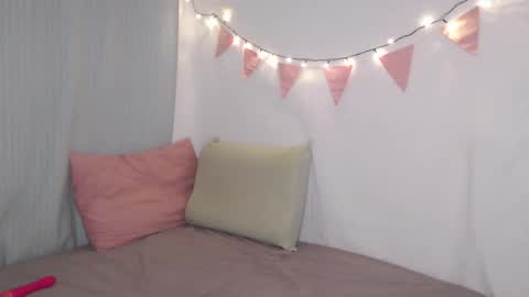 Snapshot of effa__laska chatting on 12-20-25, 06:59 effa__laska online show from 12-20-25, 06:59