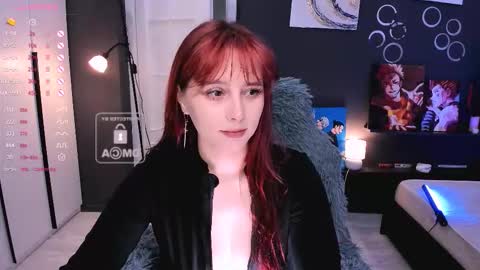 Snapshot of effie_lee chatting on 02-15-26, 05:15 Effie online show from 02-15-26, 05:15