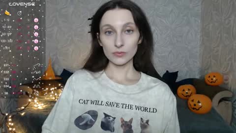 Snapshot of effy_gray chatting on 10-28-25, 07:23 Anna online show from 10-28-25, 07:23