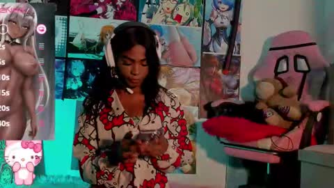 Snapshot of effy_marinn chatting on 12-18-25, 06:19 effy_marinn online show from 12-18-25, 06:19