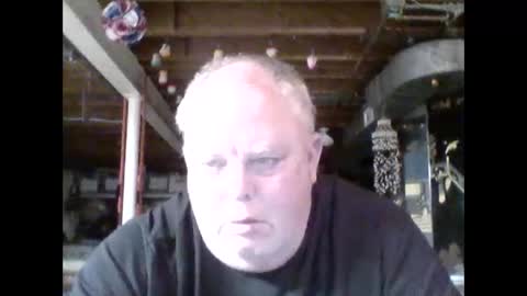 Snapshot of efriff chatting on 06-08-26, 10:48 efriff online show from 06-08-26, 10:48