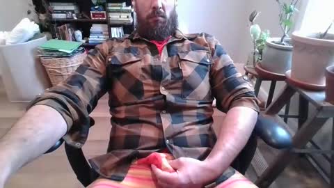 Snapshot of eggplantout chatting on 05-24-26, 06:13 Eggplant Out online show from 05-24-26, 06:13