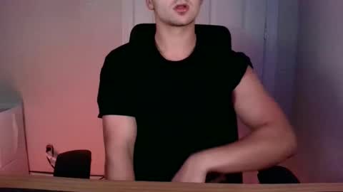 Snapshot of ehhchris chatting on 11-05-25, 02:11 ehhchris online show from 11-05-25, 02:11