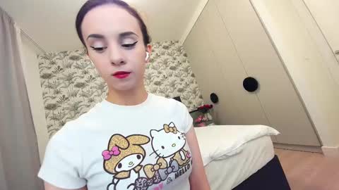 Snapshot of ehotlovea chatting on 02-18-25, 11:41 Erik and Alice online show from 02-18-25, 11:41