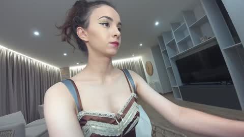 Snapshot of ehotlovea chatting on 10-09-25, 12:08 Erik and Alice online show from 10-09-25, 12:08