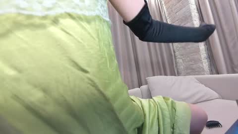 Snapshot of ehotlovea chatting on 10-21-25, 12:11 Erik and Alice online show from 10-21-25, 12:11