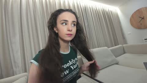 Snapshot of ehotlovea chatting on 10-24-25, 06:10 Erik and Alice online show from 10-24-25, 06:10