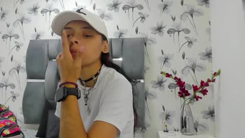 Snapshot of ehotloveaxxx chatting on 11-01-25, 02:08 Valery online show from 11-01-25, 02:08