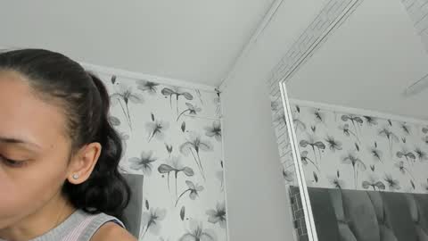 Snapshot of ehotloveaxxx chatting on 12-17-25, 02:12 Valery online show from 12-17-25, 02:12