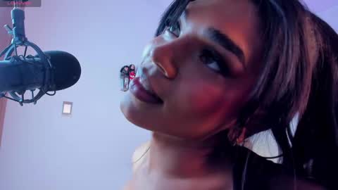 Eiimy ray  online show from 04-07-26, 04:07