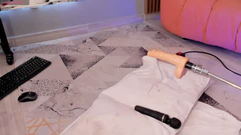 Eilin online show from 12-30-24, 03:35