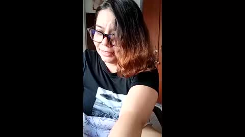 eimy_saenzz online show from 04-18-26, 09:26