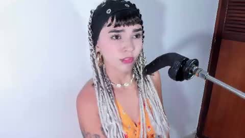 Snapshot of eimy_salome15 chatting on 08-05-26, 05:27 eimy_salome15 online show from 08-05-26, 05:27