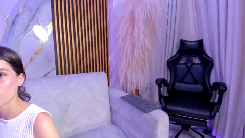 Snapshot of eimyandmaxi chatting on 10-16-25, 08:54 YG COUPLE online show from 10-16-25, 08:54
