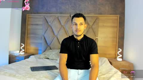 YG COUPLE online show from 11-30-25, 08:35