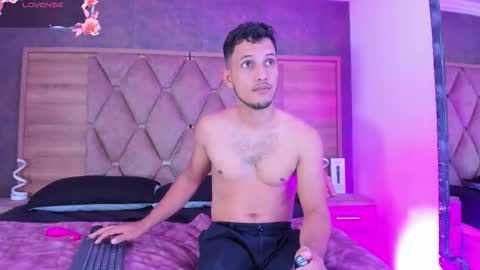 YG COUPLE online show from 01-16-26, 08:13