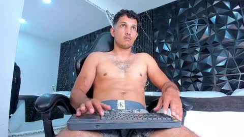 YG COUPLE online show from 04-01-26, 09:56