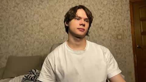 Snapshot of eitanhere chatting on 01-12-26, 05:18 Eitan online show from 01-12-26, 05:18