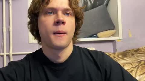 Snapshot of eitanhere chatting on 02-11-26, 02:00 Eitan online show from 02-11-26, 02:00