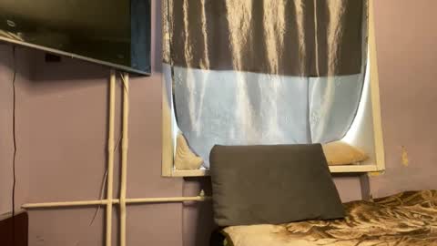 Snapshot of eitanhere chatting on 02-12-26, 05:35 Eitan online show from 02-12-26, 05:35