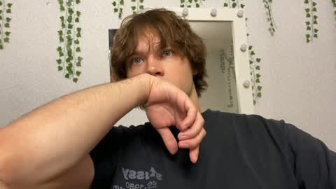 Snapshot of eitanhere chatting on 06-10-26, 05:56 Eitan online show from 06-10-26, 05:56
