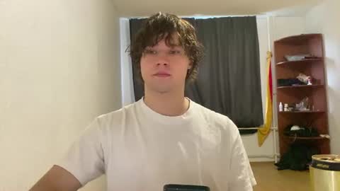 Snapshot of eitanhere chatting on 06-21-26, 05:15 Eitan online show from 06-21-26, 05:15