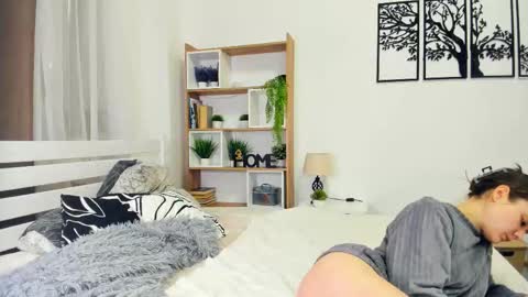 Elis 3 online show from 11-23-25, 09:58