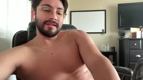Snapshot of el_bonbon_rico chatting on 05-16-26, 05:56 el bonbon rico online show from 05-16-26, 05:56