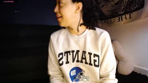 Snapshot of ela_0 chatting on 12-16-24, 03:51 Ela Help me reach 100 thumbs up online show from 12-16-24, 03:51