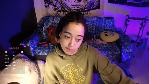 Snapshot of ela_0 chatting on 02-05-25, 06:24 Ela Help me reach 100 thumbs up online show from 02-05-25, 06:24
