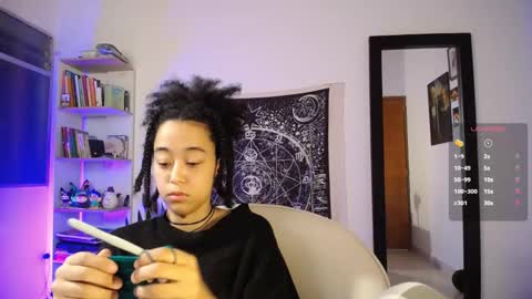 Ela  Help me reach 100 thumbs up online show from 03-12-26, 05:46