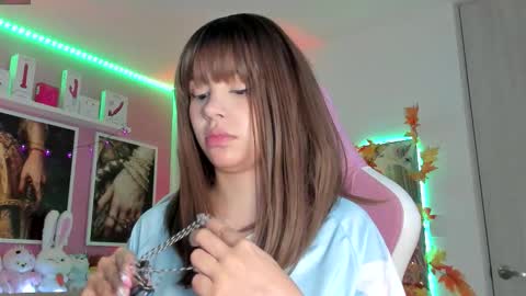 Ela online show from 10-09-25, 04:54