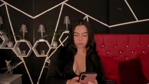 Ela online show from 02-11-25, 01:52