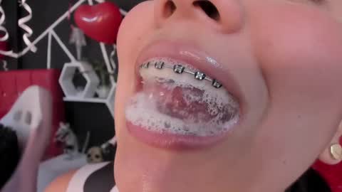 Ela online show from 02-23-25, 04:17