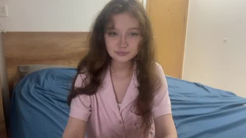 Snapshot of ela_wish chatting on 06-25-26, 06:45 Ela online show from 06-25-26, 06:45